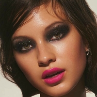 Амата Алп Голая