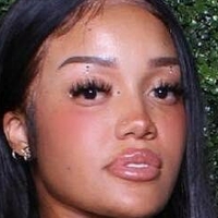 Амазонен Голая