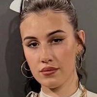 Ава Рэй Хиронс Голая