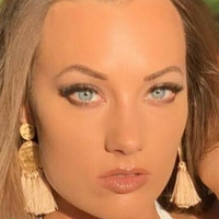 Бритни Мари Голая