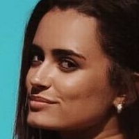 Деандре Голая