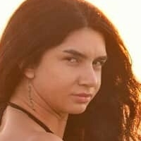 Элис Сакаллы Голая