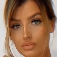 Элла Беллэйкер Голая