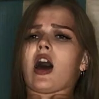 Элли Мур Голая