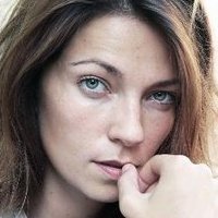 Эмили Девиль Голая