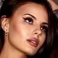 эмилюрози Голая