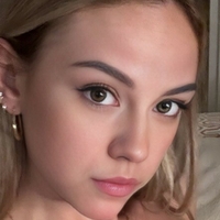 Эмили Грейс Голая