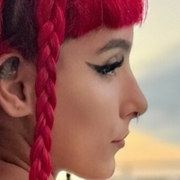 Эммаблэкк Голая