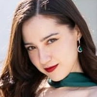 ессаале Голая