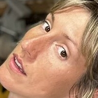 Фембилдс Голая