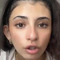 Гиллиананристриктед Голая