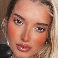 Джована Сааведра Голая