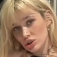 Голден Алине Голая