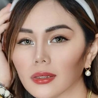 Ими Себастьян Голая