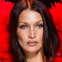 Изабелла Хадид Голая