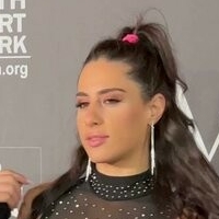 Карен Бассли Голая