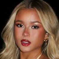 Каталина Картмел Голая