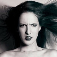 Катарина Ивонн Хармс Голая