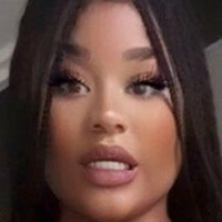 Ким Манана Голая