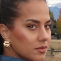 Кристенлив Голая