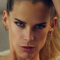 Лаура Снейдерс Голая