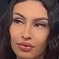 Лейлони Голая