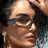 Линда Джарани Голая