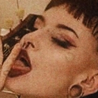 Маленькая Демонесса Голая