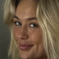 Лив Мадсен Голая