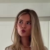 лоттастихлер Голая