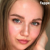 лавизенс Голая