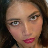 Мак Эй Уан Голая