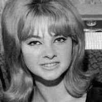 Мэнди Райс-Дэвис Голая