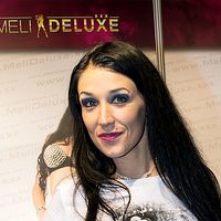 Мели Делюкс Голая