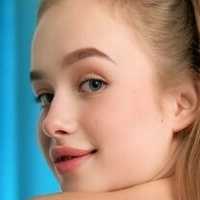 Миа Мику Голая