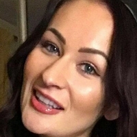 МиллиБруксОфициальный Голая