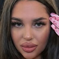 Мл. Оффициелл Голая