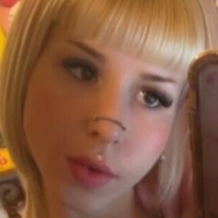 Пирсинг Поли’с Голая