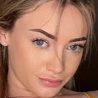 Скарлеттеллискьют Голая