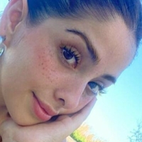 София Гомес Голая