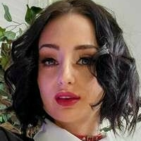 Стиви Голая