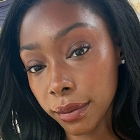 ЗеАдароси Голая