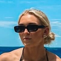 Тайна Скелтон Голая