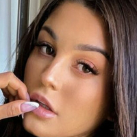 Тиана Мэй Сарих Голая