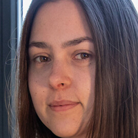 Яде Браун Голая