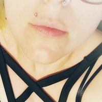 Твоя любимая глупая сука Голая