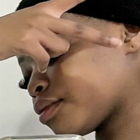 Занеле Шоути Голая